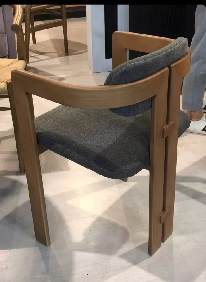 UO CHAIR -WAME